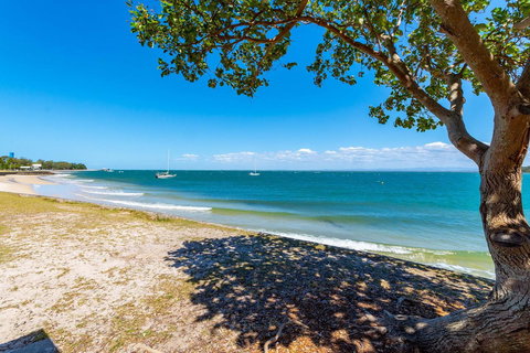 First Floor, Air Conditioned, Free Wi-Fi! - Gold Coast 9