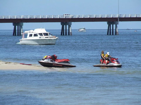 First Floor, Air Conditioned, Free Wi-Fi! - Gold Coast 2