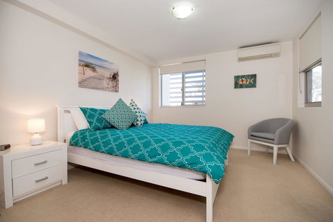 First Floor, Air Conditioned, Free Wi-Fi! - Gold Coast 15