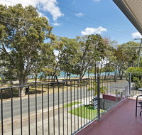 First floor unit close to shops park and waterfront - Tourism Gold Coast