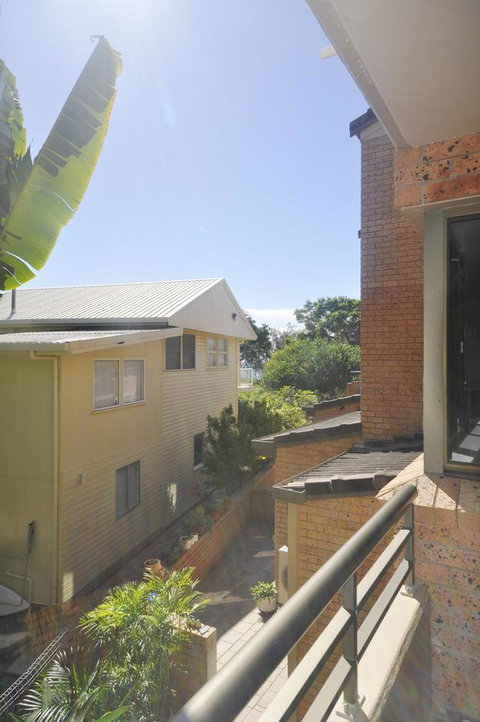 Crystal Waters On The Beach - Gold Coast 8