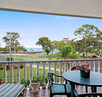 Huge top floor unit across the road....Waterfront - Tourism Gold Coast