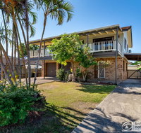Family Holiday Haven on Boronia 100m to Beach - Tourism Gold Coast