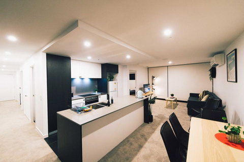 Mid Night Apartment Canberra City Onsite Parking - Tourism Gold Coast 1