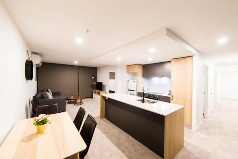 Mid Night Apartment Canberra City Onsite Parking - Tourism Gold Coast 2
