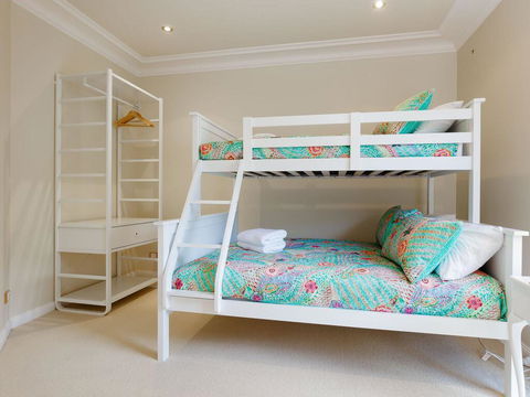 'Baylife Villa' 4a Warruga St - Large Home With WIFI, Netflix, Aircon, Linen & Spectacular Views - Tourism Gold Coast 1