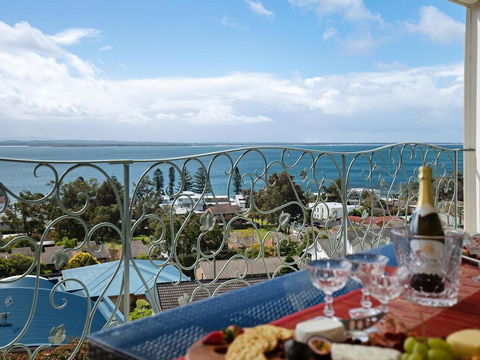 'Baylife Villa' 4a Warruga St - Large Home With WIFI, Netflix, Aircon, Linen & Spectacular Views - Tourism Gold Coast 0