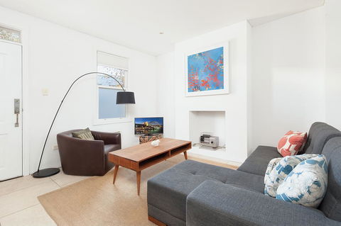 'Darling Lily' - Your Townhouse Hideaway - Tourism Gold Coast 1