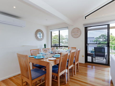 'Sandy Point Haven', 21a Sandy Point Rd - Stylish Haven With WIFI, Air Conditioning & Water Views - Tourism Gold Coast 3
