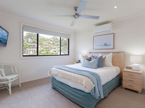 'Sandy Point Haven', 21a Sandy Point Rd - Stylish Haven With WIFI, Air Conditioning & Water Views - Tourism Gold Coast 0