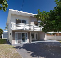 'SeaHaven' 2 Richardson Ave - Large home with Aircon Smart TV WIFI Netflix  Boat Parking - Gold Coast