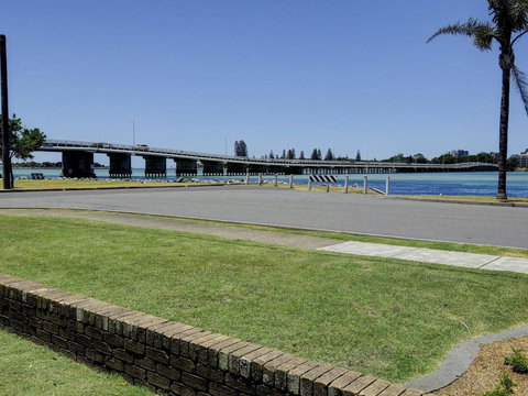 'Time And Tide' 1 - Ground Floor With Water Views - Tourism Gold Coast 2