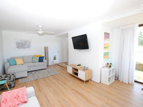 'Time And Tide' 1 - Ground Floor With Water Views - Tourism Gold Coast 1