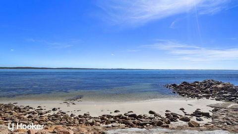 'Yacaaba' Beautiful Waterfront Location - Tourism Gold Coast 2