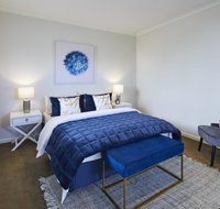 1 Bdrm Top Floor Apt With Sunroom - Tourism Gold Coast