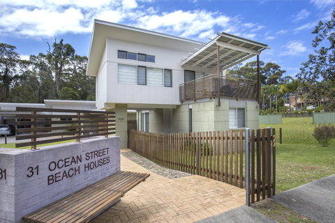 1/31 Ocean Street - A Relaxing Coastal Retreat - Gold Coast 0