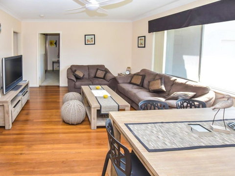 1/33 Wharf Street - Tourism Gold Coast 3
