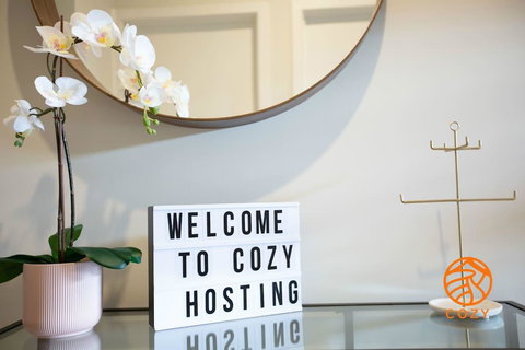 109, Cozy Cranbourne Family House, 5Bed2Bath2Parking - Gold Coast 1