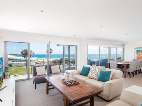 12 Cliff Road - Tourism Gold Coast 0