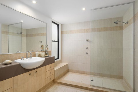 12 Naiad Court- Pool, Sleeps 8, Close To Beach - Tourism Gold Coast 2