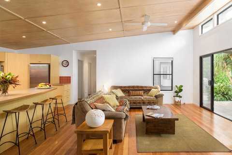 12 Naiad Court- Pool, Sleeps 8, Close To Beach - Tourism Gold Coast 3