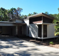 12 Satinwood Drive - Family home with swimming pool located in natural bushland and close to beach - Tourism Gold Coast