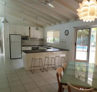 15 Larapinta Court - Family home with swimming pool in a quiet street and central location close to CBD - Tourism Gold Coast