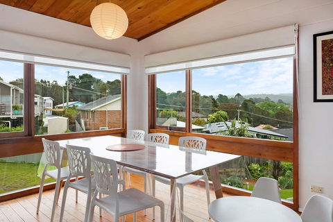 17 Dulling Street - Beach House - Tourism Gold Coast 3