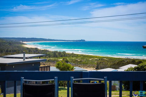 17 Dulling Street - Beach House - Tourism Gold Coast 0