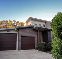 17 Naiad Court - Modern open plan family home with covered outdoor area and double lock-up garage - Tourism Gold Coast