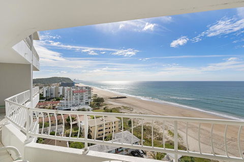 19th Avenue On The Beach - Tourism Gold Coast 2