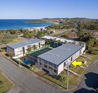 2 'The Dunes' 38 Marine Drive - pool tennis court and so close to the beach - Gold Coast