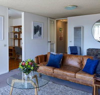 2 Bdrm South Yarra Apt With Balcony and Parking - Gold Coast