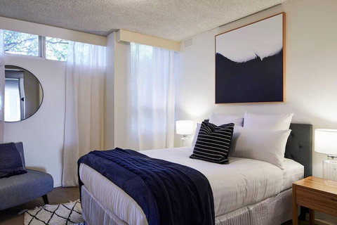 2 Bdrm South Yarra Apt With Balcony And Parking - Tourism Gold Coast 2