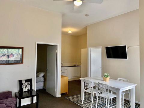 2 Bed Rooms Granny Flat - Complete Privacy - Tourism Gold Coast 2