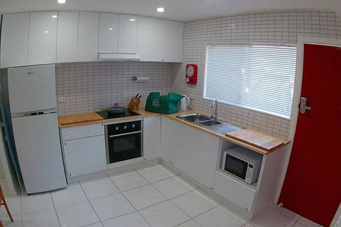 2 Bedroom Apartment In Surfers Central - Tourism Gold Coast 1