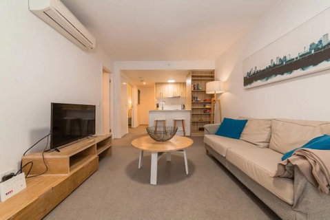 2 Bedroom Apartment Seconds From Valley - Tourism Gold Coast 0