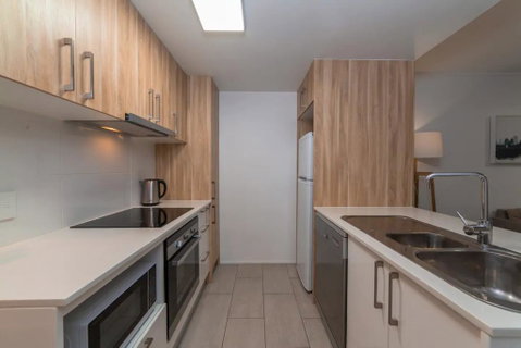2 Bedroom Apartment Seconds From Valley - Tourism Gold Coast 1