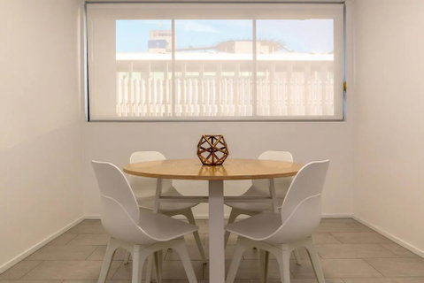 2 Bedroom Apartment Seconds From Valley - Tourism Gold Coast 2