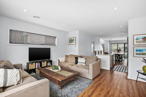 2 Bedroom Townhouse - Family & Corporate Bookings Only - Tourism Gold Coast 2