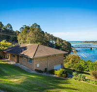 2 Water Crescent - Retro Haven - Tourism Gold Coast