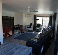 2-29 Rumbalara Avenue - Rainbow Beach Bring your dog or your cat or bring both Free Wi-Fi - Tourism Gold Coast