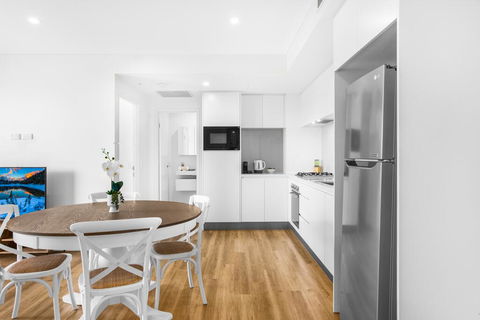 2-Bed Beach Apartment With Pool, Parking And Balcony - Tourism Gold Coast 1