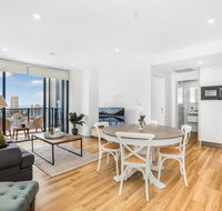 2-Bed Beach Apartment with Pool Parking and Balcony - Tourism Gold Coast