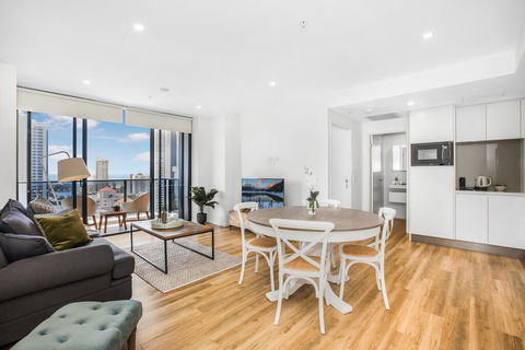 2-Bed Beach Apartment With Pool, Parking And Balcony - Tourism Gold Coast 0