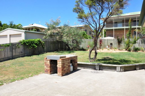 23 Carlo Road - Lowset Family Home Within Walking Distance To The Shopping Centre. Pet Friendly - Tourism Gold Coast 3