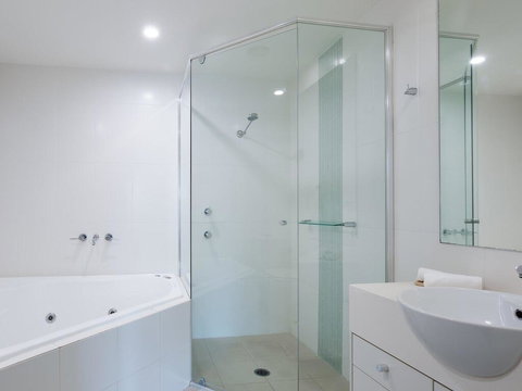 245 'Pacific Blue', 265 Sandy Point Rd - Air Conditioned Unit With Resort Facilities And Linen Supplied - Tourism Gold Coast 3