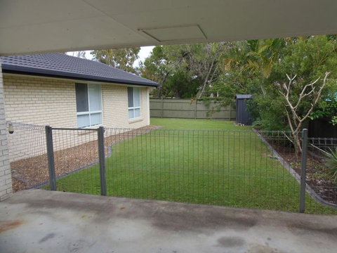 26 Kurana Street - Rainbow Beach, Stroll To The Beach And Shops - Tourism Gold Coast 2