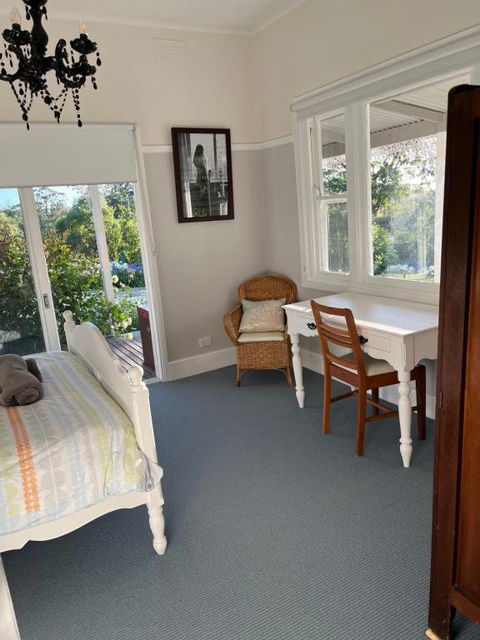 Bylands Cottage Historic Home - Tambo River Views And Pet Friendly - Tourism Gold Coast 4