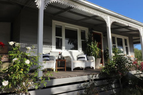 Bylands Cottage Historic Home - Tambo River Views And Pet Friendly - Tourism Gold Coast 1